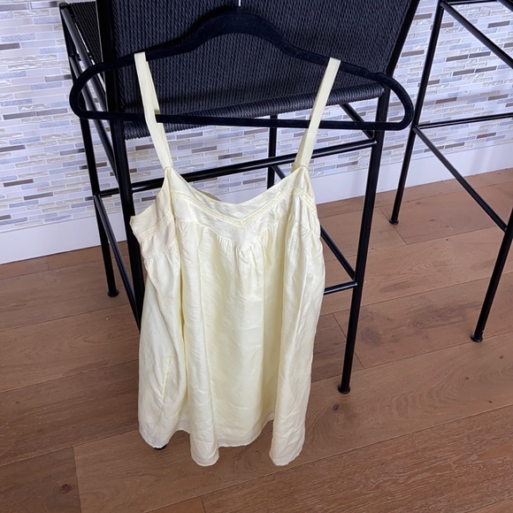 Velvet by Graham & Spencer Dresses & Skirts - Velvet by Graham and Spencer Silk Dress